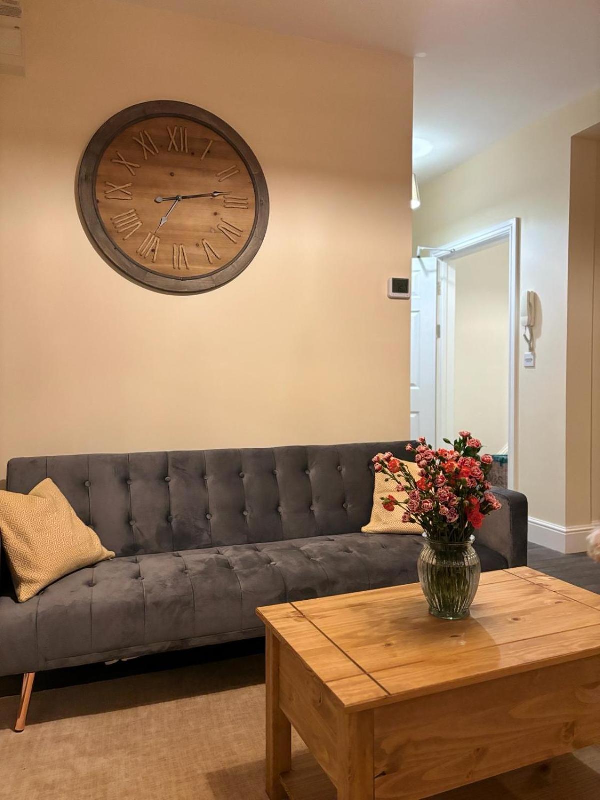 Cardiff/Pernath Home2 Екстер'єр фото