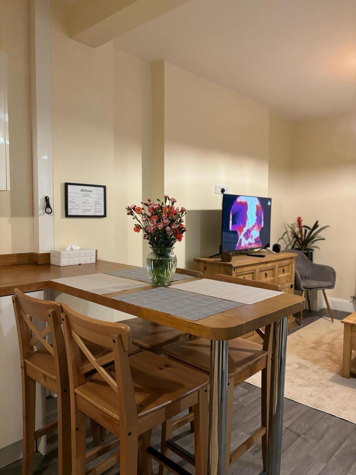Cardiff/Pernath Home2 Екстер'єр фото