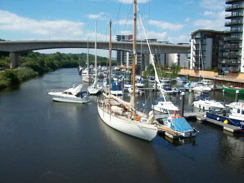 Cardiff/Pernath Home2 Екстер'єр фото