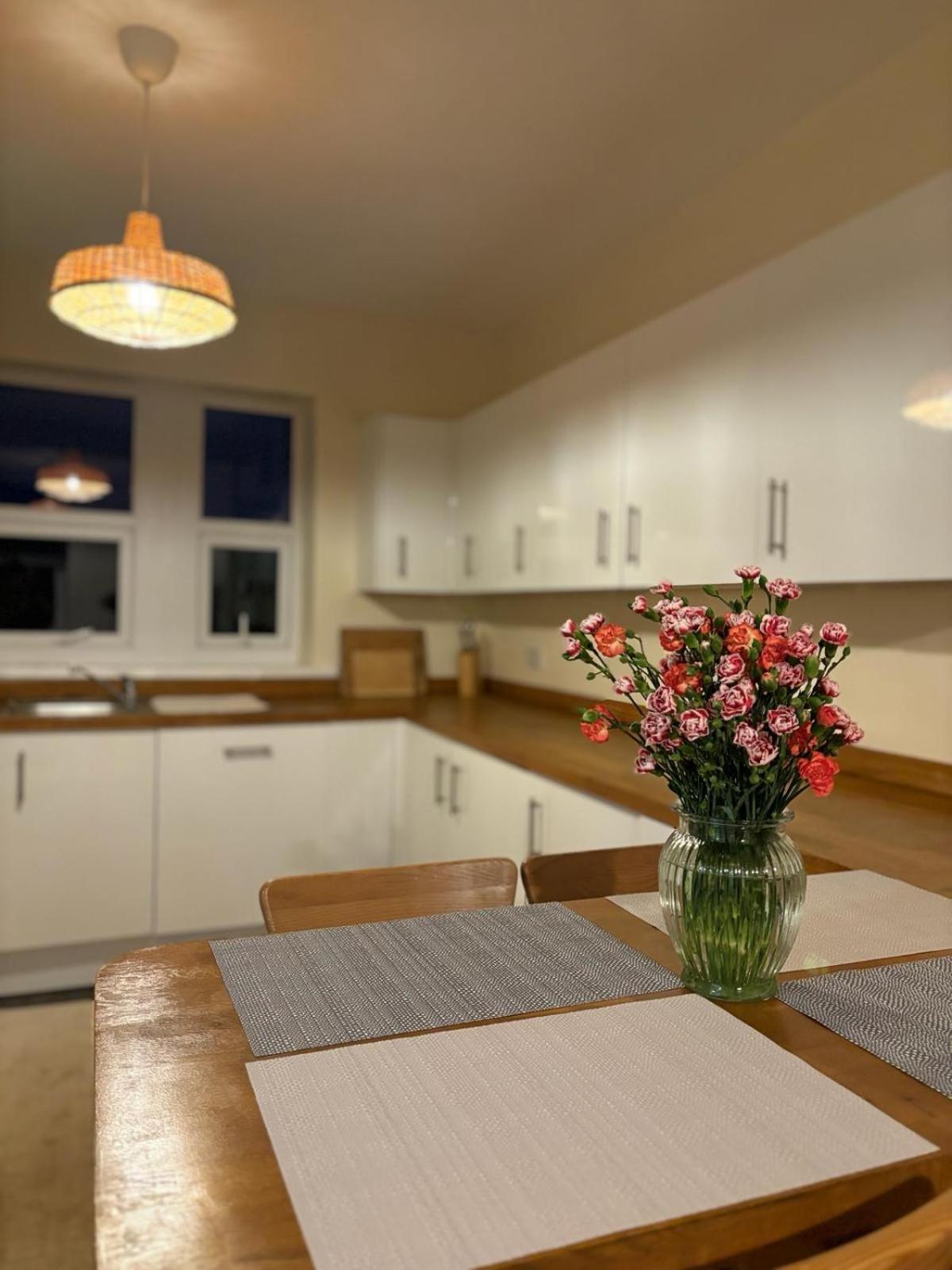 Cardiff/Pernath Home2 Екстер'єр фото